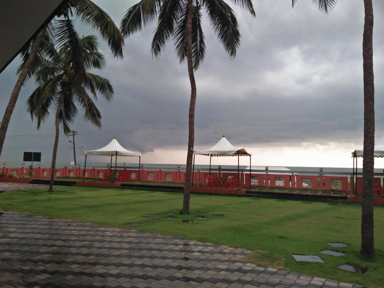 Marmara Beach House Hotel Kannur Ngoại thất bức ảnh